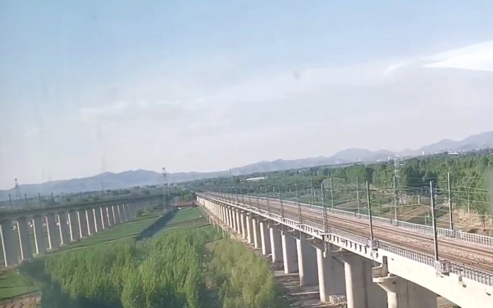 行走于原野与山峦之间——唐包铁路临客纪行