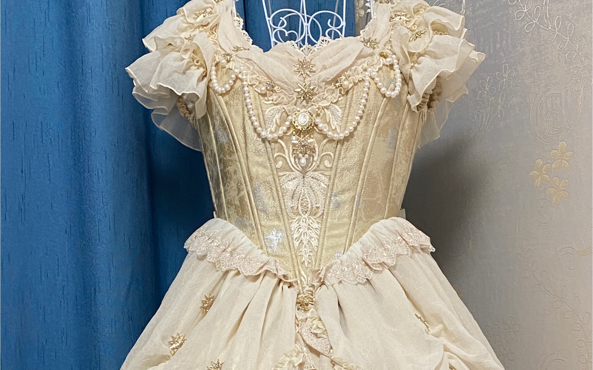 古典玩偶钻石星花暗香人台展示苹果原相机美貌依旧