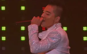 Video herunterladen: 【BIGBANG】《TOP OF THE WORLD》1080p BIGBANG ELECTRIC LOVE TOUR2010