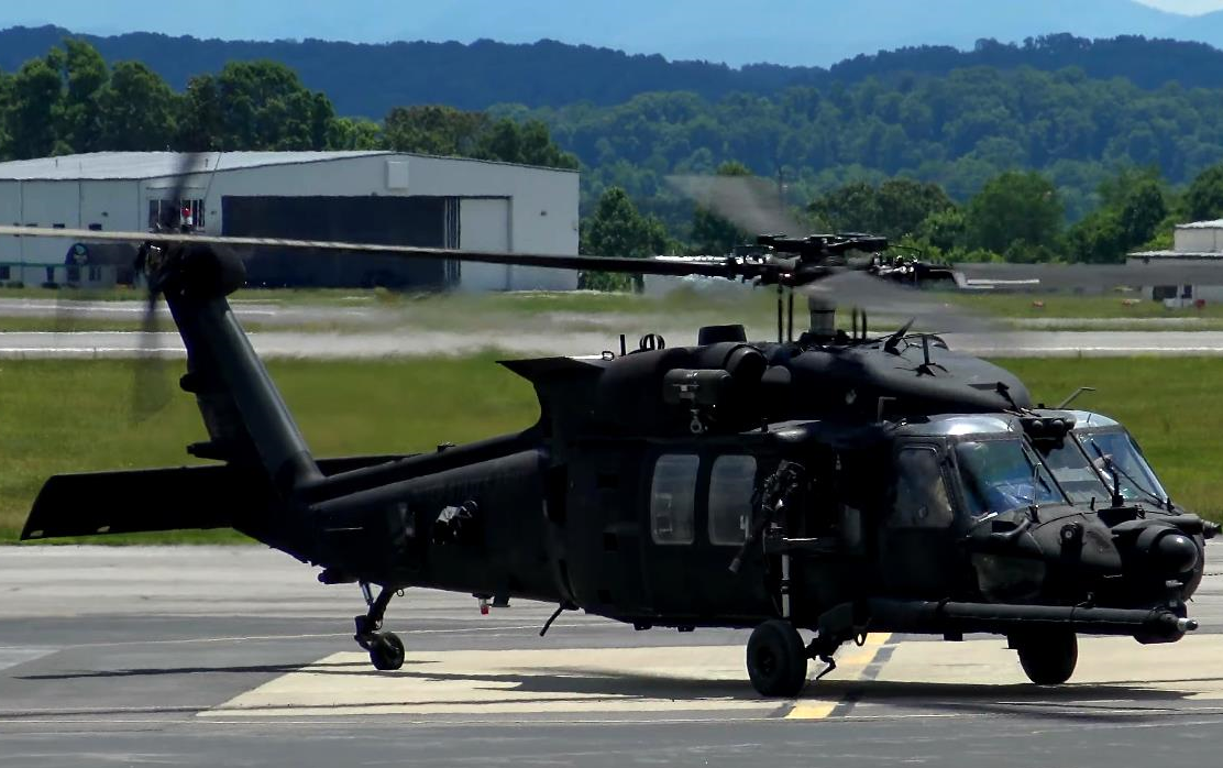 【三连机场】160th特种飞行联队(夜行者) — mh-60m"黑鹰"(特种行动