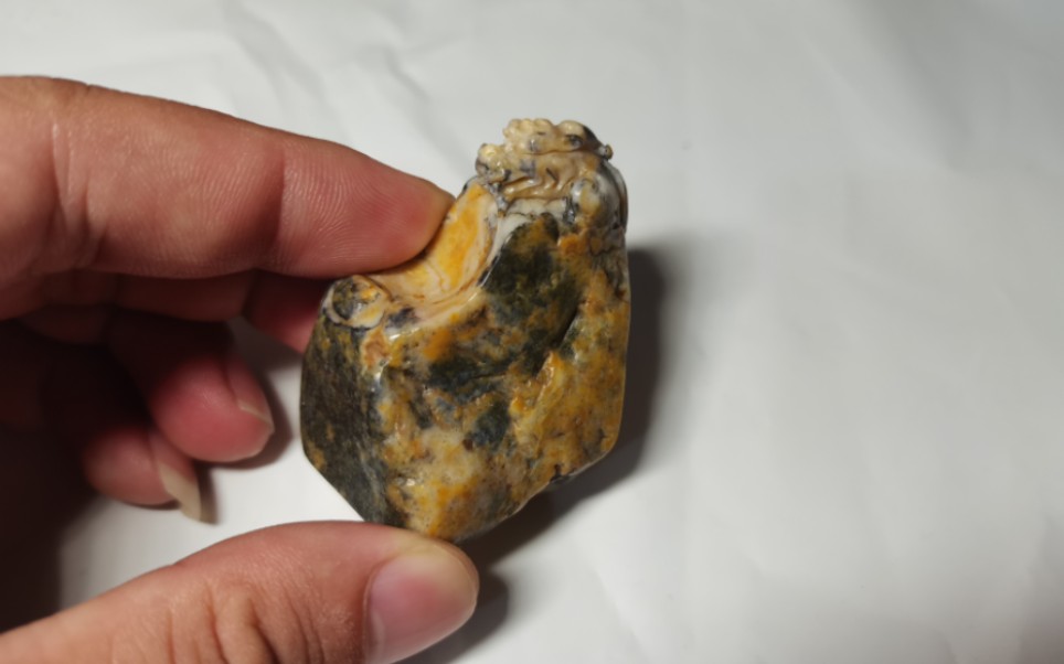 寿山石分享:金狮峰灰皮随形香插