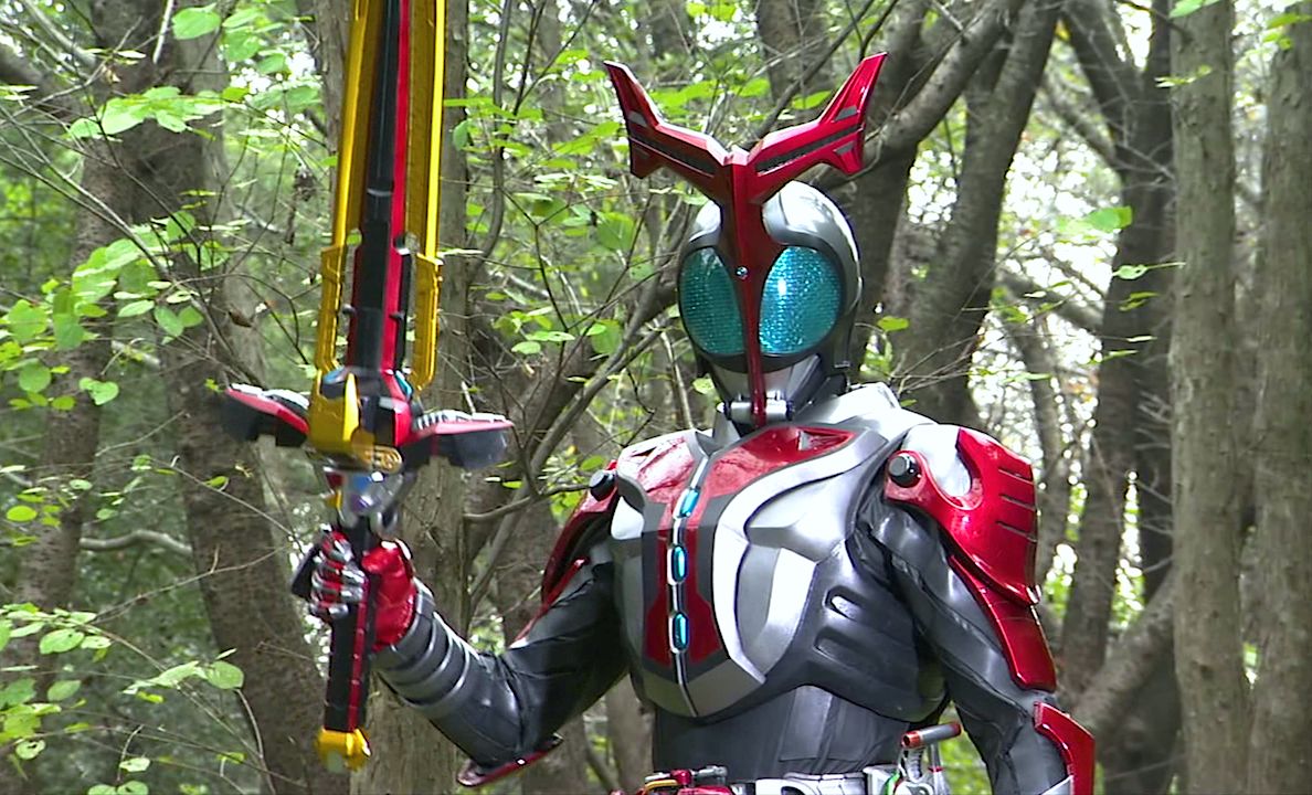 假面骑士甲斗:天道召唤新武器百虫剑!