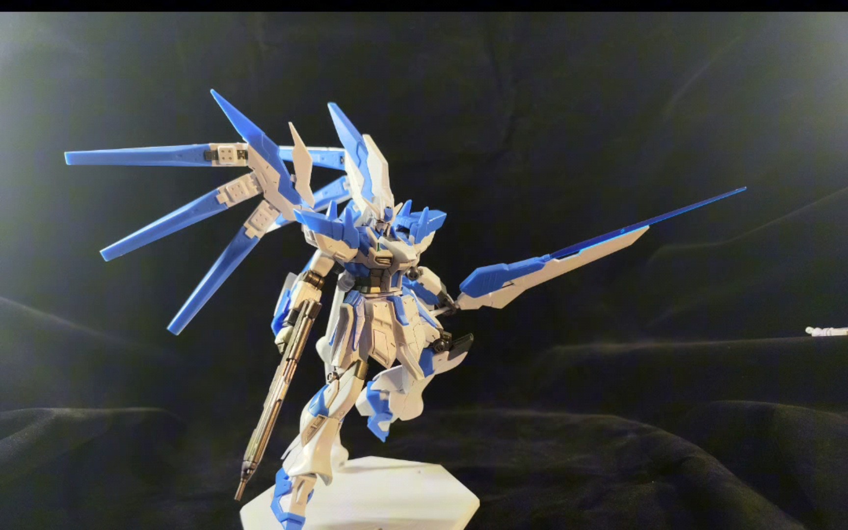 星峰社hg海牛勇气式我拼完啦 来看看吧 下一款你更喜欢黑牛还是三红?