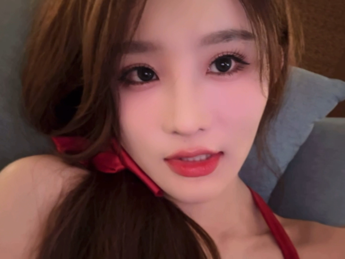 周诗雨 "你的女友已上线"