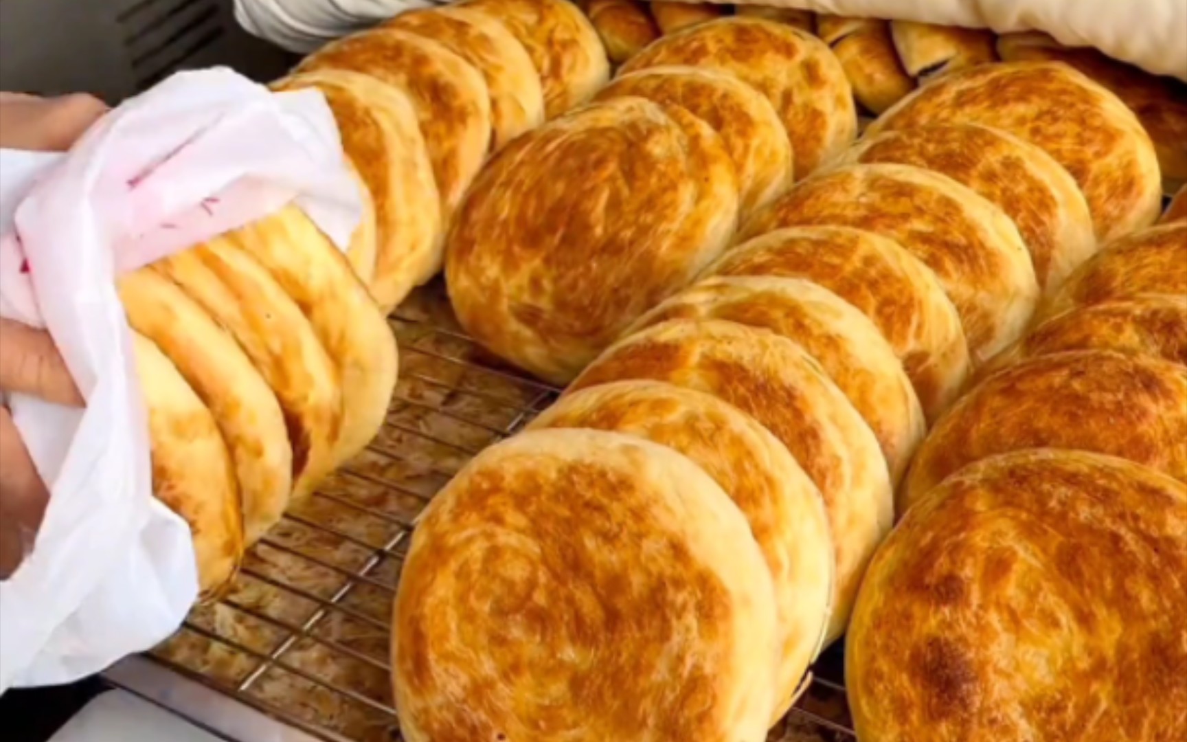 山西烧饼夹菜了解一下!