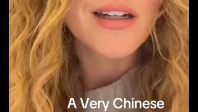 外网上最近特别火的趋势，“我人生中最中国人的时刻”，一大堆欧美白人争先恐后证明自己才是最“中国化”的。TikTok