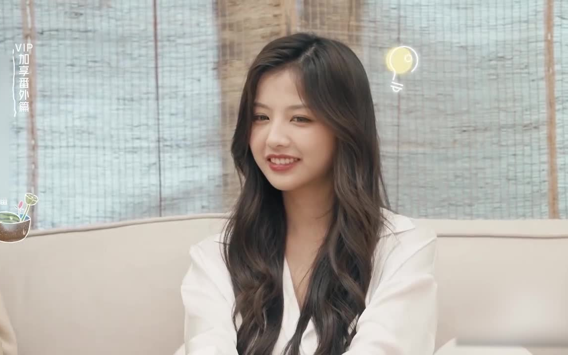 高文君何丹妮给陆文龙扎辫子小龙人也太可爱了