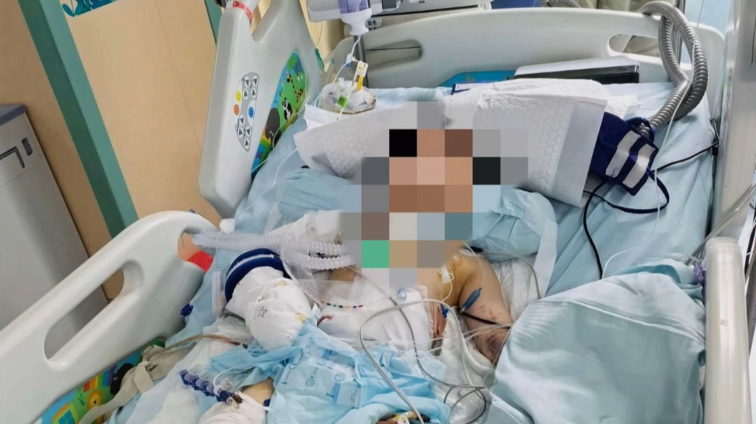 贵阳5岁男孩12楼坠落，经医院全力救治，奇迹生还。