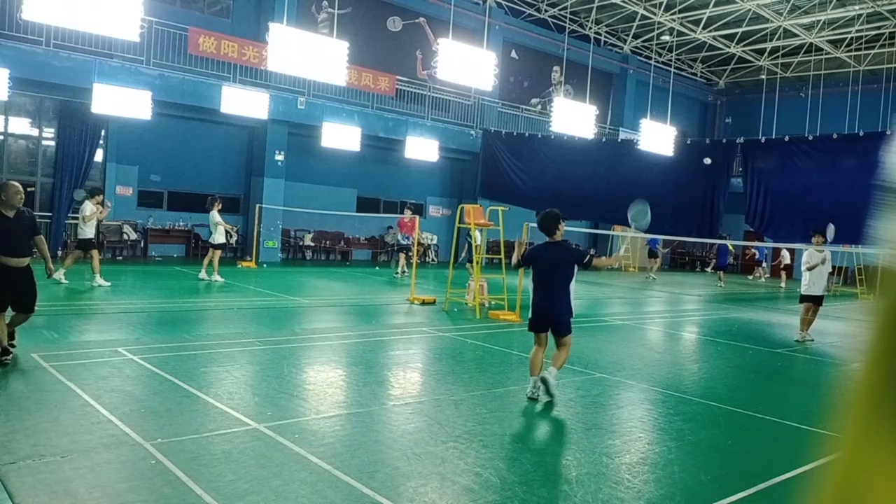 《啥?你打羽毛球这么久了还这么菜》