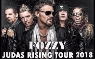 Скачать видео: 【Fozzy】WWE世界之王Chris Jericho演唱会演唱《Judas》现场视频