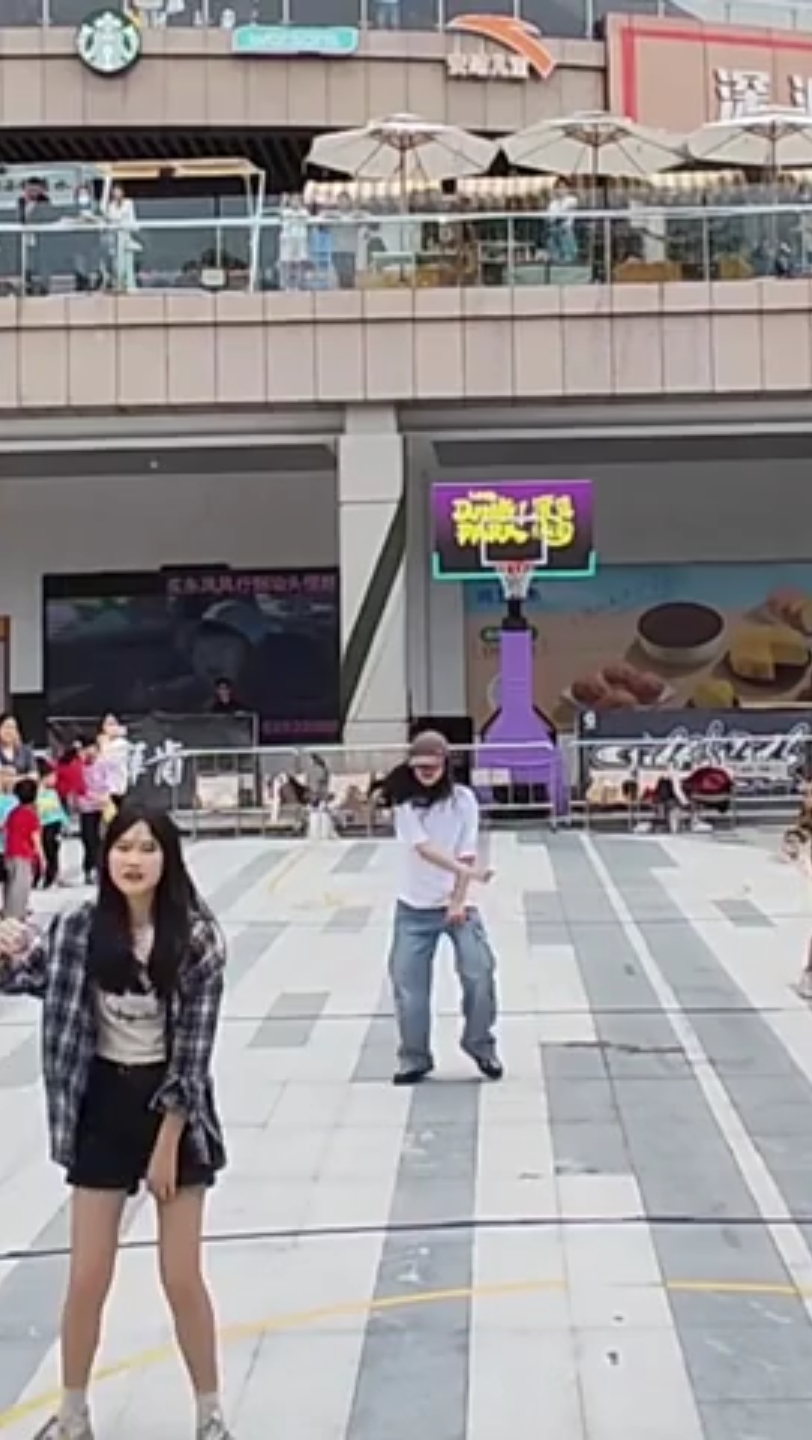 15秒全民舞蹈创作计划:2街舞女神nao舞房练习视频合breaking圈的国民