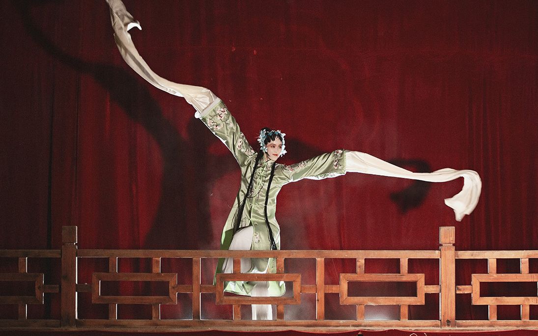 绝了超美戏腔水袖舞昔言单色舞蹈