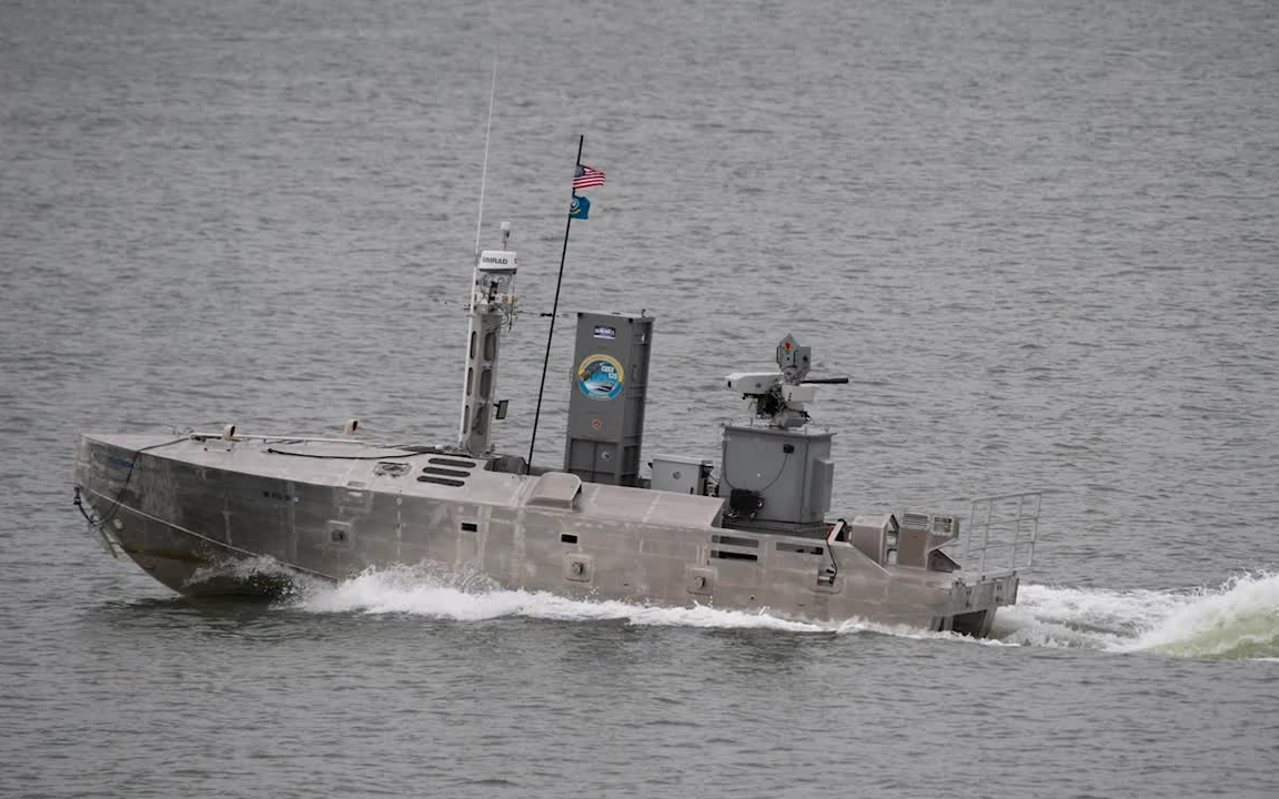 美国海军首艘无人水面舰艇cusv海上展示