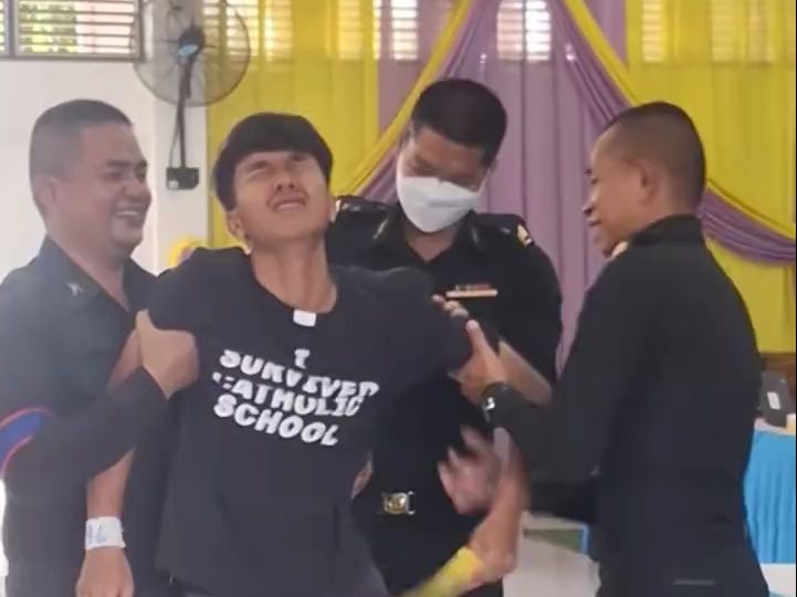 【抓马】泰国征兵抽签现场人间百态,有人欢喜有人悲