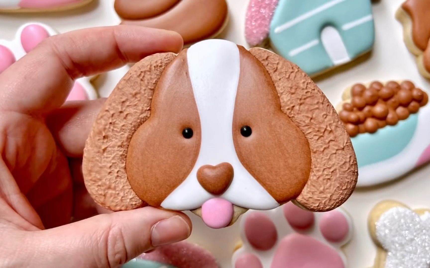 可爱的狗狗饼干