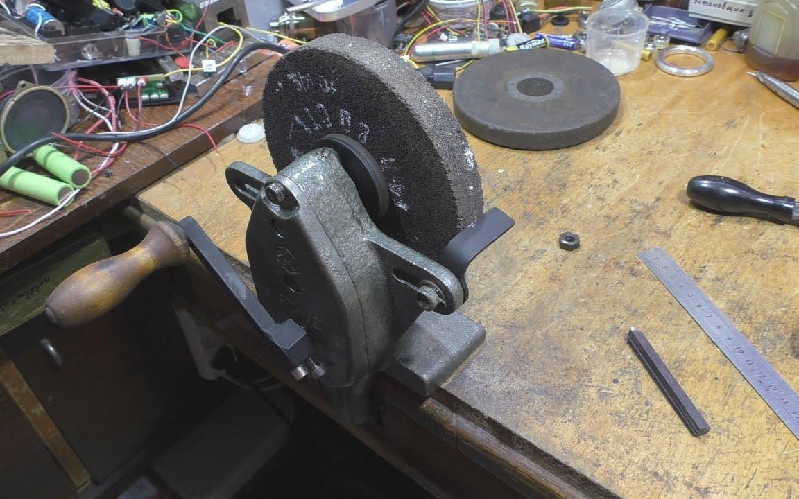 Мнеинтересно 翻新手摇砂轮机磨厨具_哔哩哔哩_bilibili