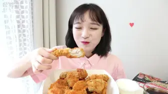 Download Video: 韩国吃播 萌妹Nado 吃 炸鸡  Cheetos chicken,