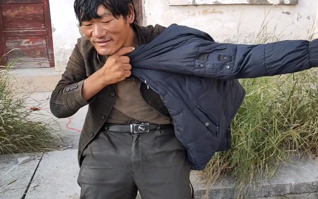 农村流浪汉衣服,鞋子一换,马上变成精神小伙,焕然一新