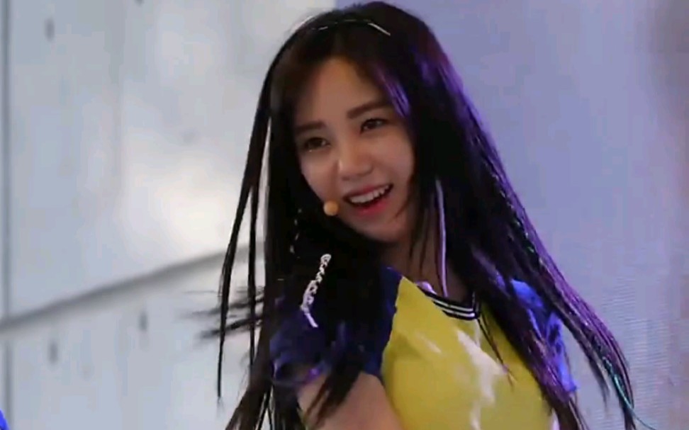 aoa猫步轻俏权珉娥