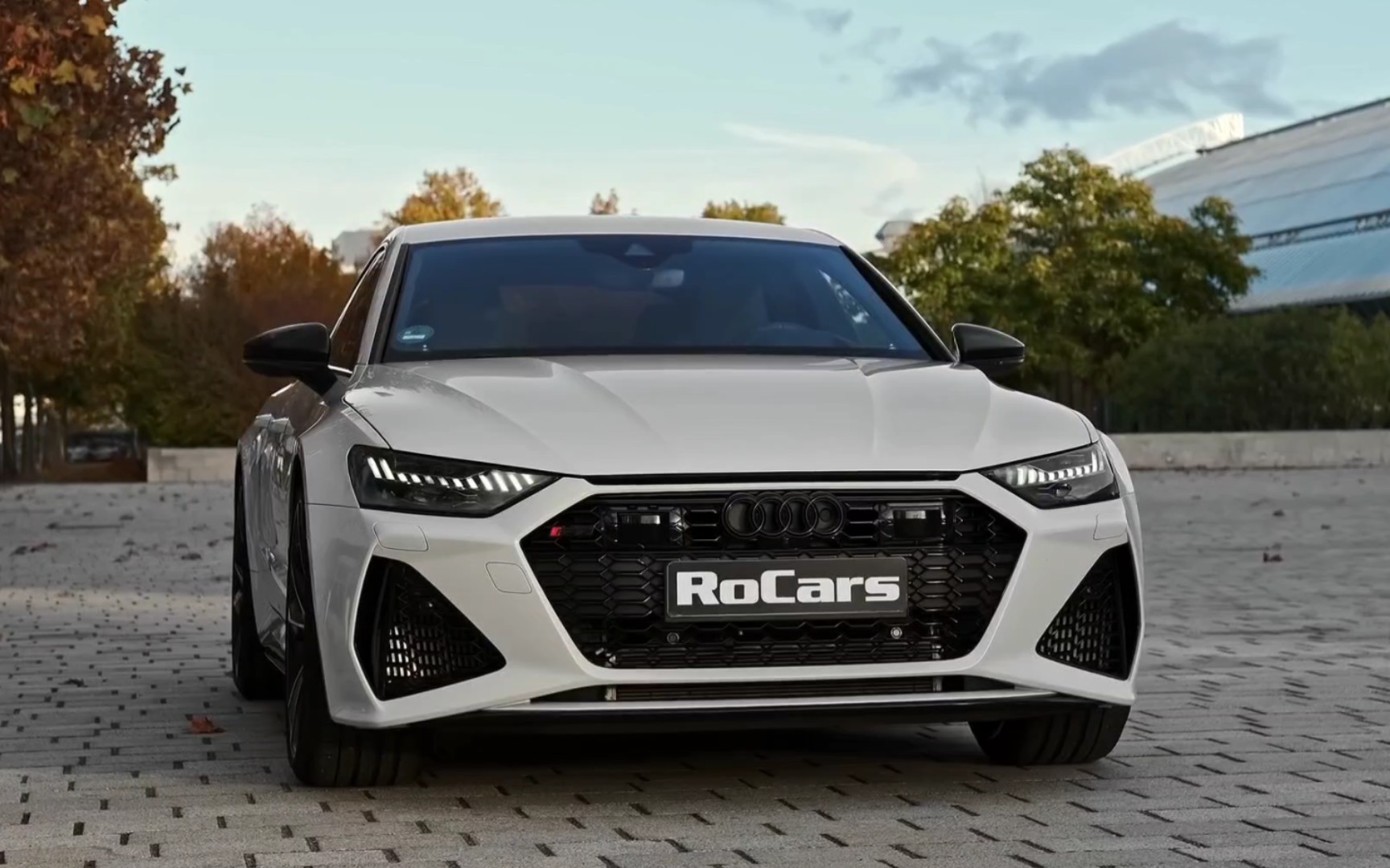 奥迪rs7冰川白 相信点赞的朋友三年内会拥有这辆车