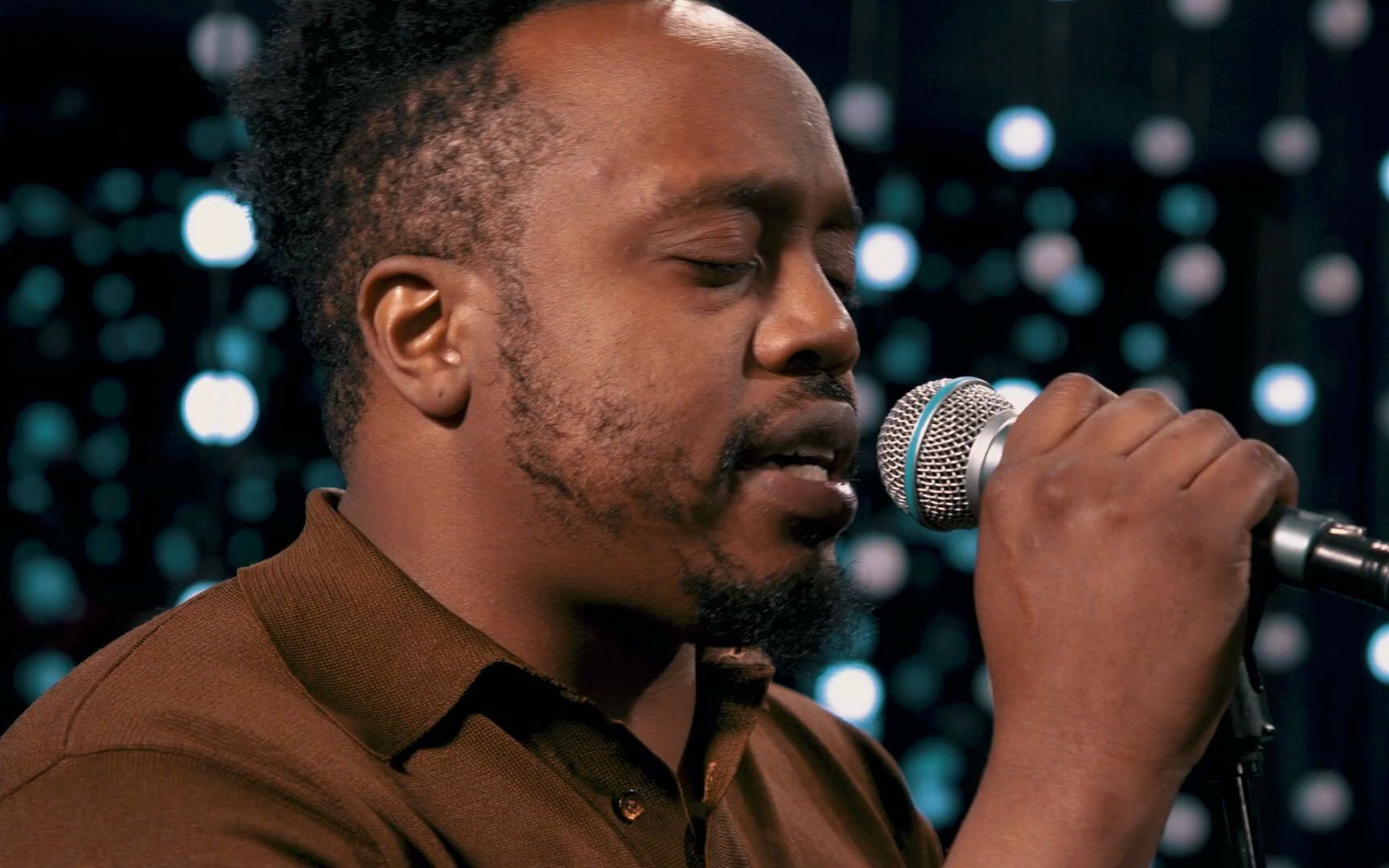 [图]Durand Jones & The Indications - Walk Away (Live on KEXP)