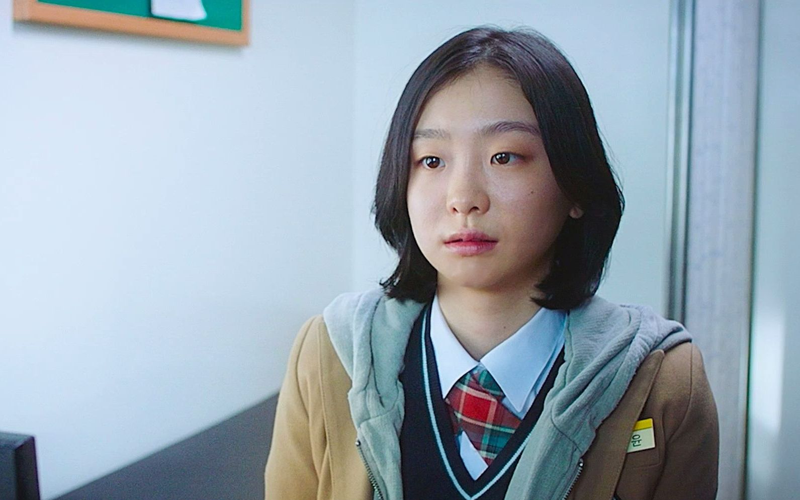 韩国电影魔女女孩逃亡十多年还是被神秘组织找到她会如何呢