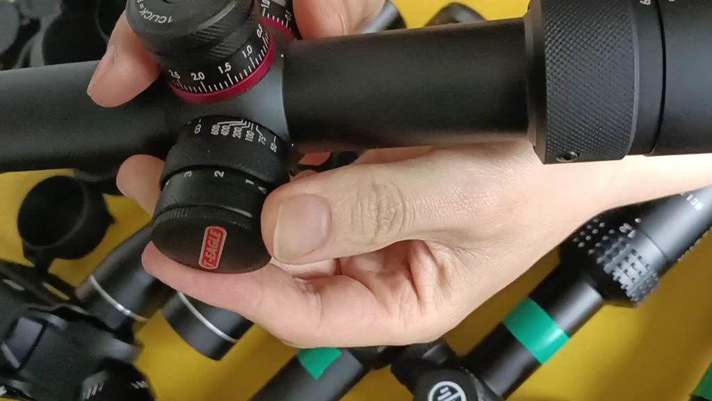 高倍率24倍瞄准镜能带水平仪再也不用担心装不水平了