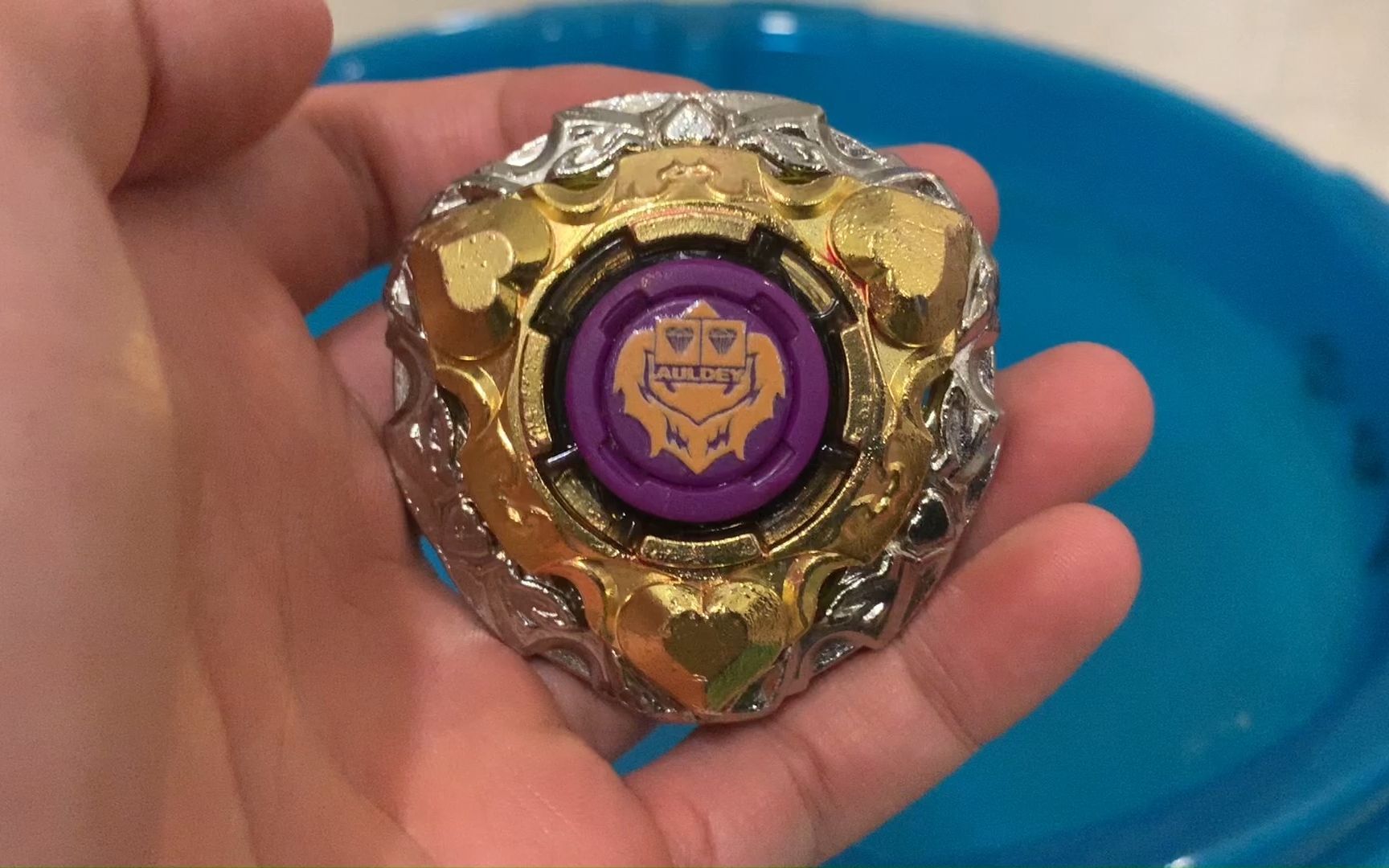 自组陀螺 爆雷重炮s 由椭圆形进化为三角形