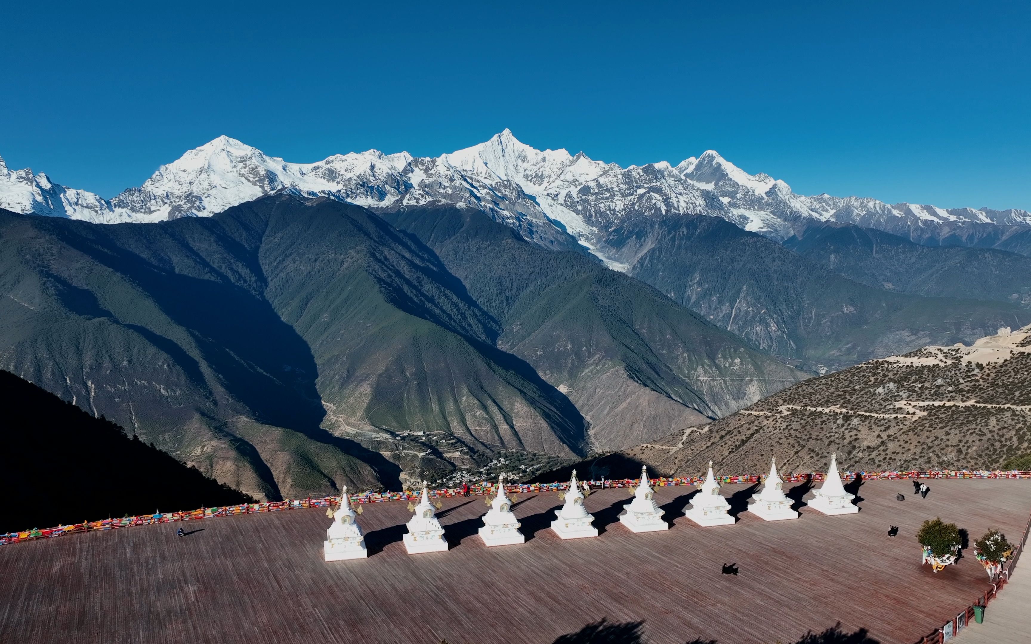 梅里雪山山顶寺庙之谜图片