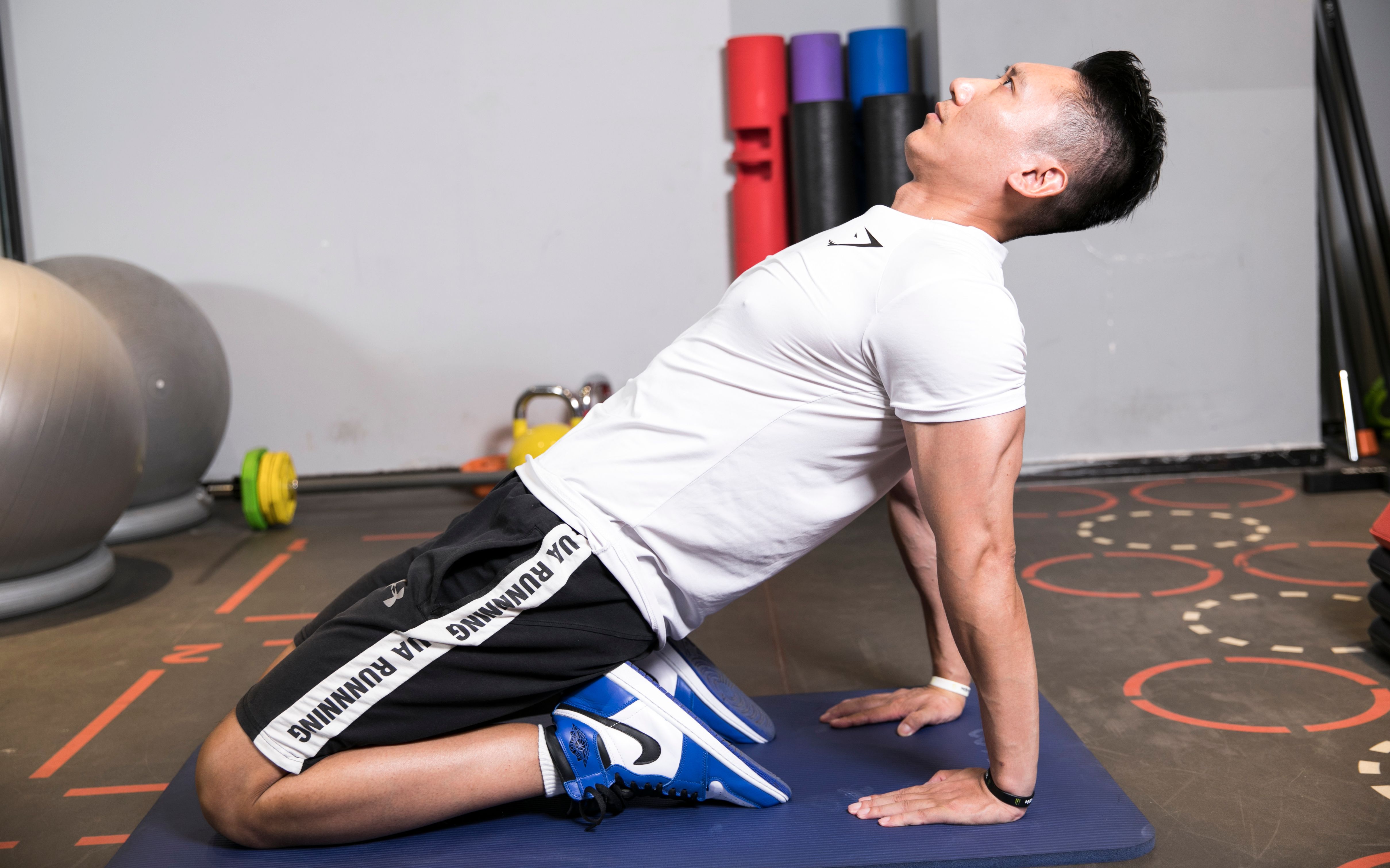 从小白到健身达人,十大步骤之三,自我呼吸训练:膈肌训练!