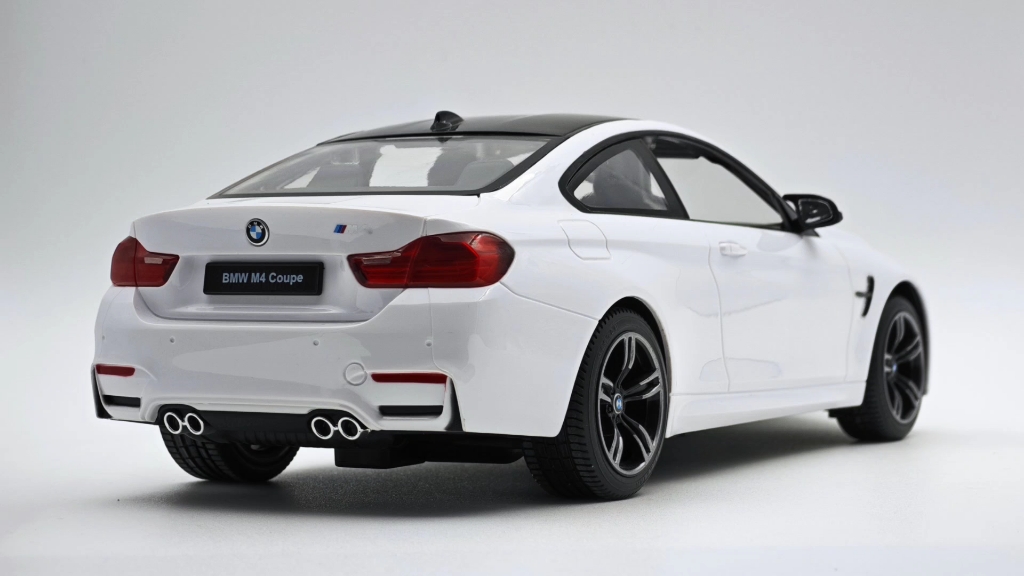 星辉宝马m4遥控车