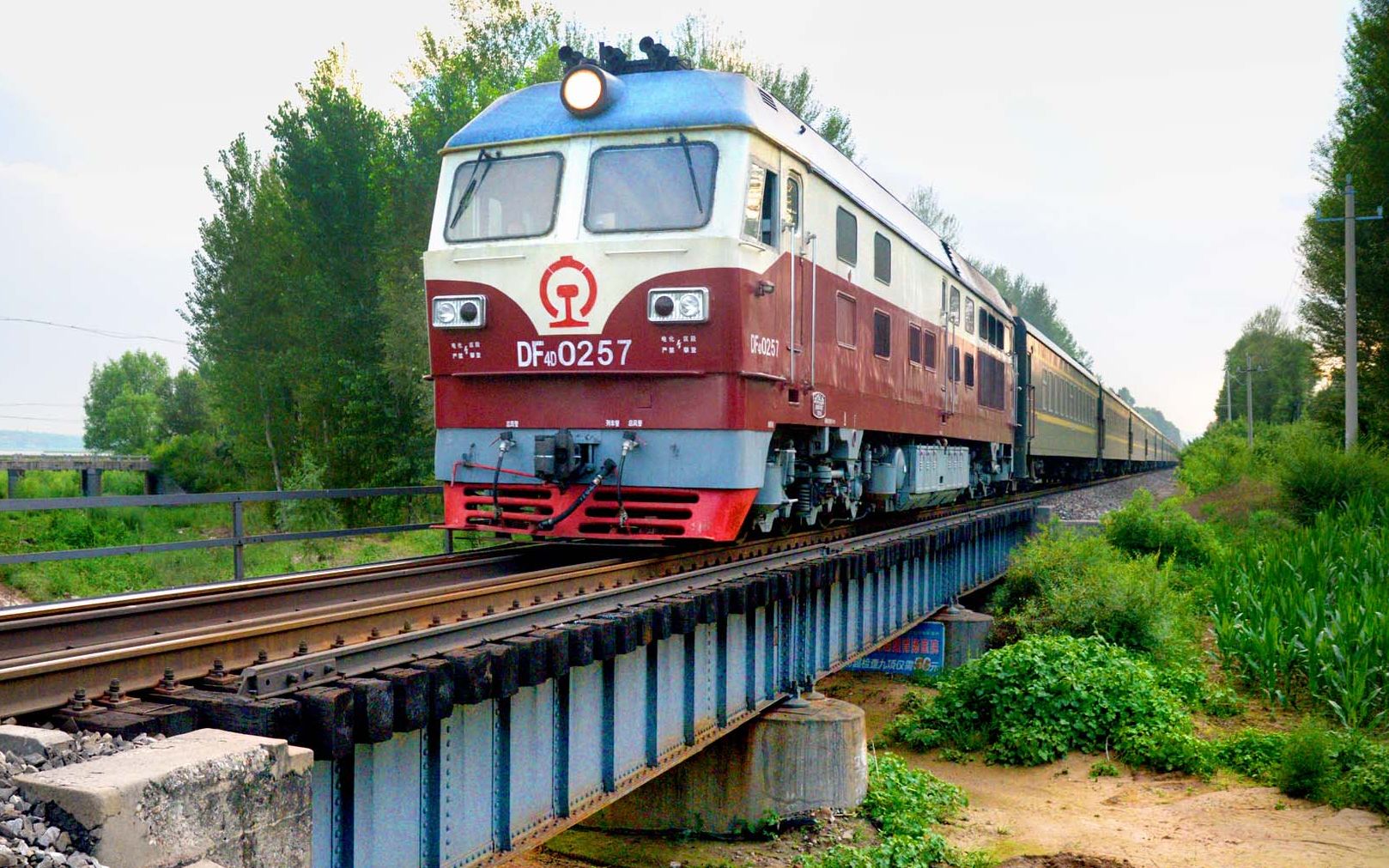 锦承线小铁桥客车2068疾行