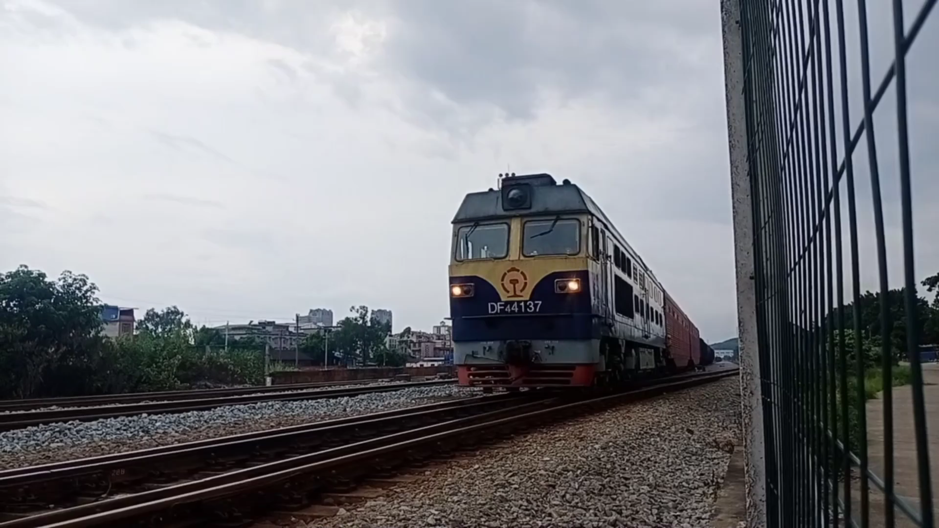 东风4d型内燃机车##df4d#湘桂线