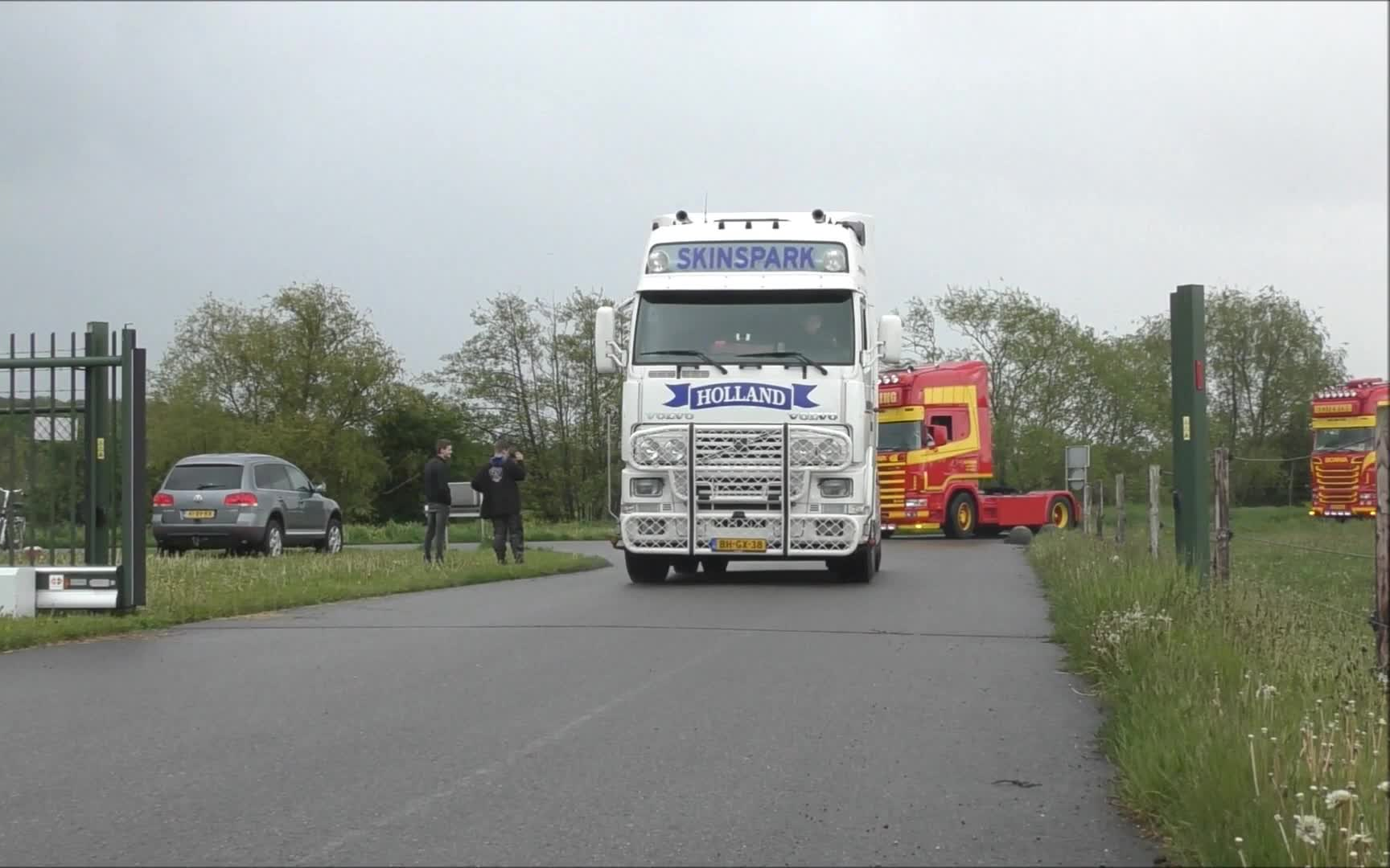 【欧洲卡车】超多超帅超酷的斯堪尼亚改装卡车和开管v8声音_哔哩哔哩