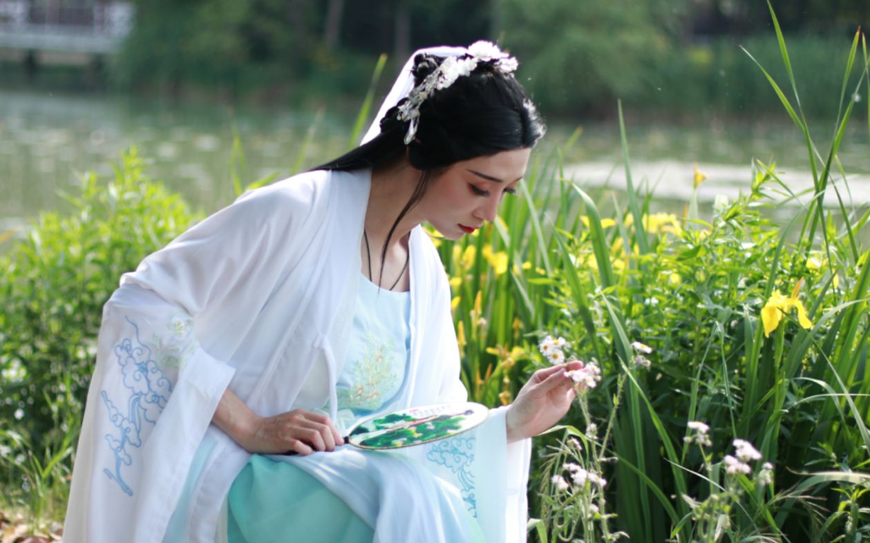 女装大佬秒变美如天仙的古风美少女