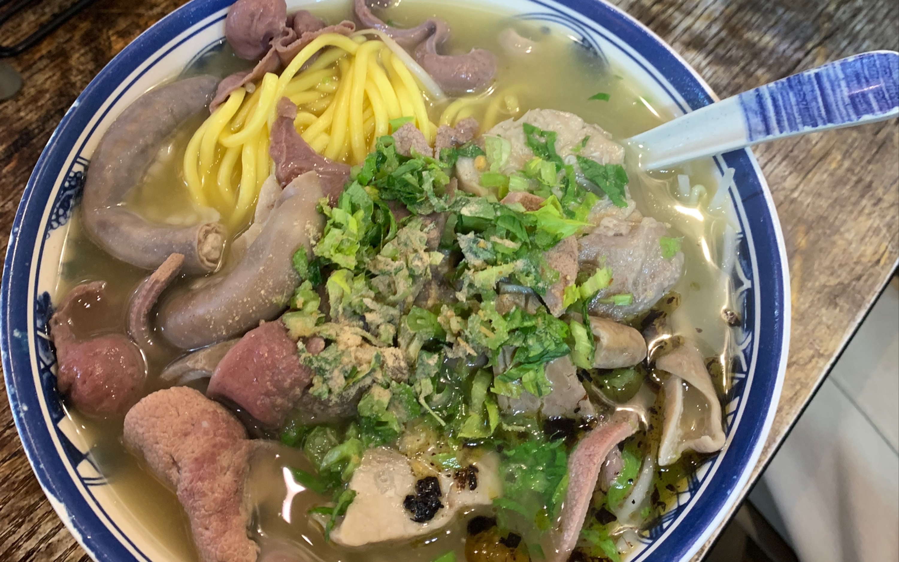 西营盘.私藏潮汕粉面店「达濠仔」.一碗猪杂油面的快乐