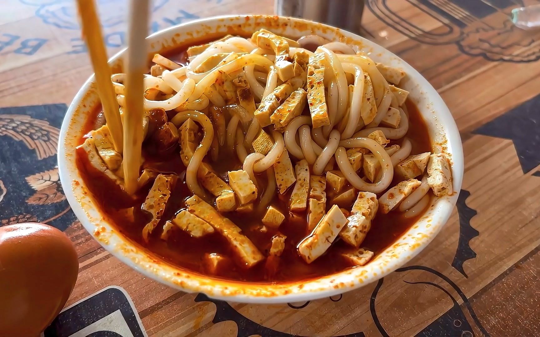 大同早餐香辣豆腐粉,6块钱一大碗,既便宜又好吃