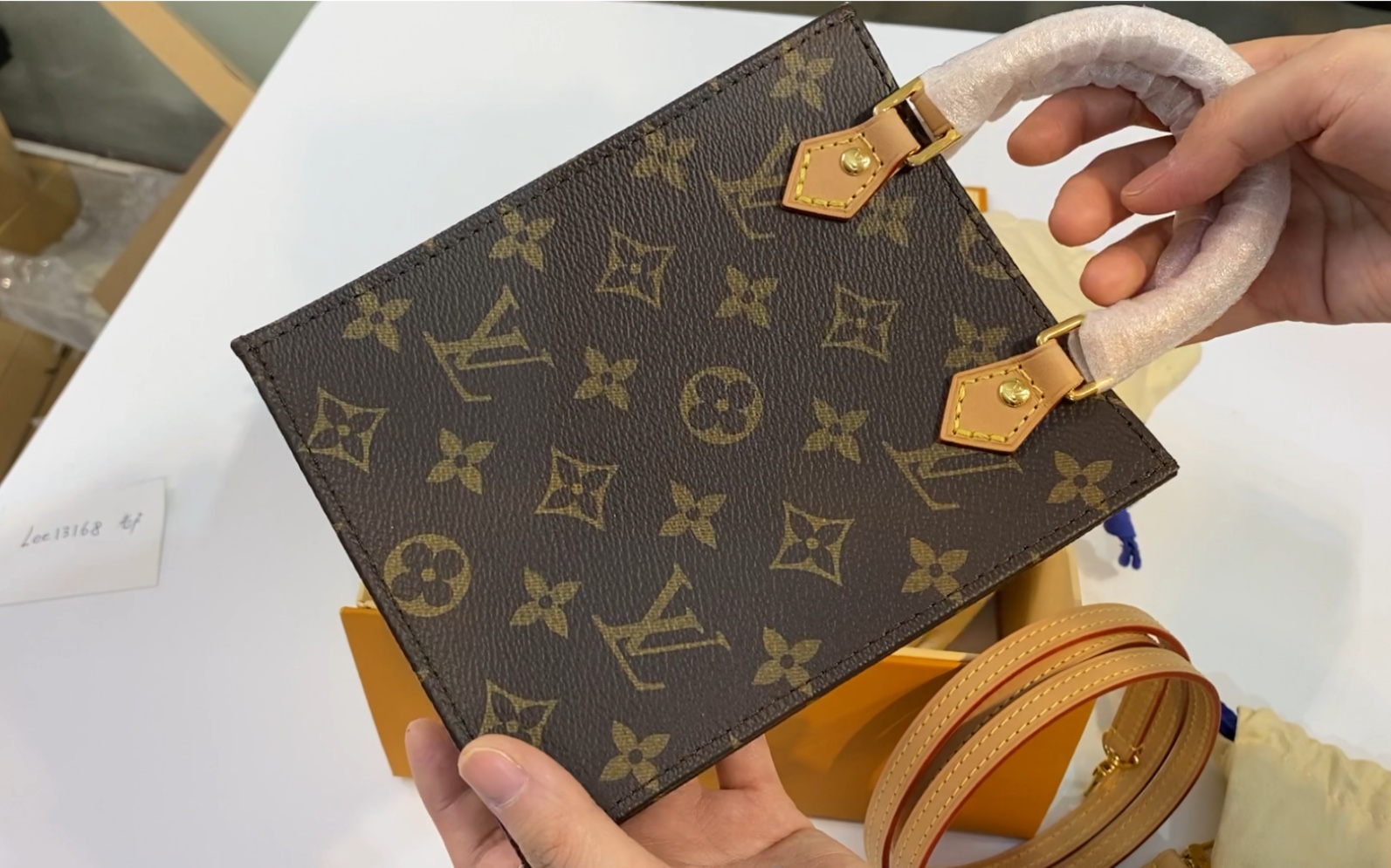 lv 火爆登场的tote petit sac plat mini 琴谱包