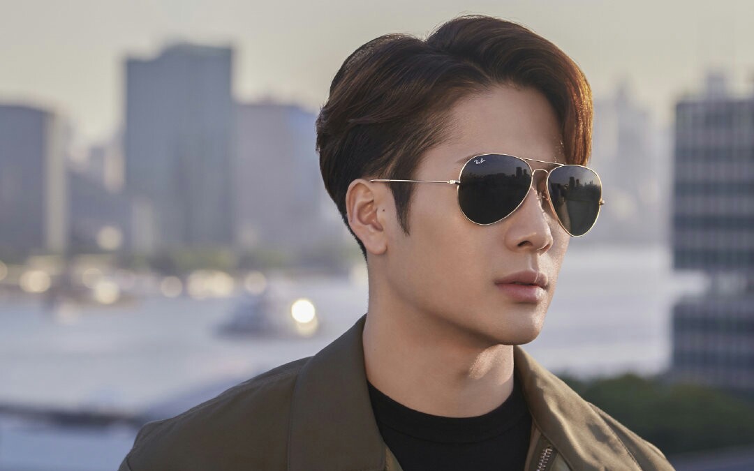 【王嘉尔】雷朋首位全球品牌代言人