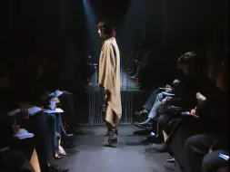 Download Video: Maison Martin Margiela FW 2001