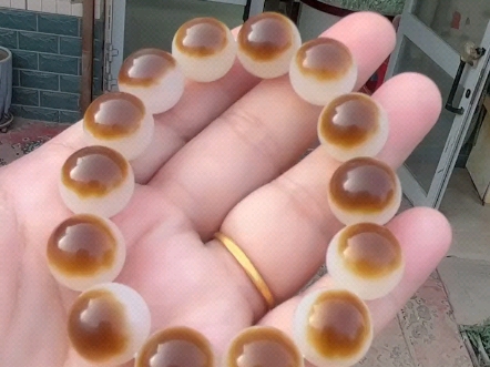 收藏和田玉糖白玉手串手链,红糖白肉,白度一级白,宝盖糖!聚宝盆!