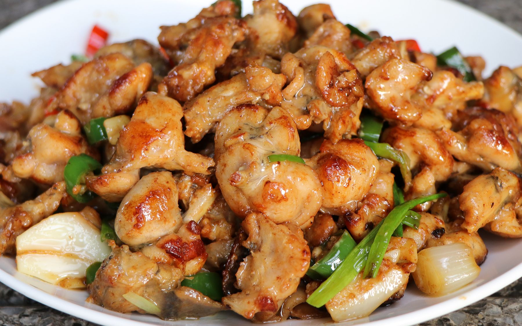 同时,田鸡肉也是一种很好的滋补食材,富含蛋白质和多种营养成分,可以