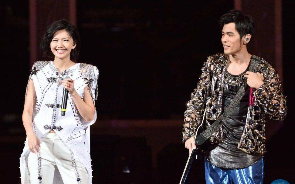 周杰伦孙燕姿从遥遥相望到同台演唱,突然想站cp是怎么回事!