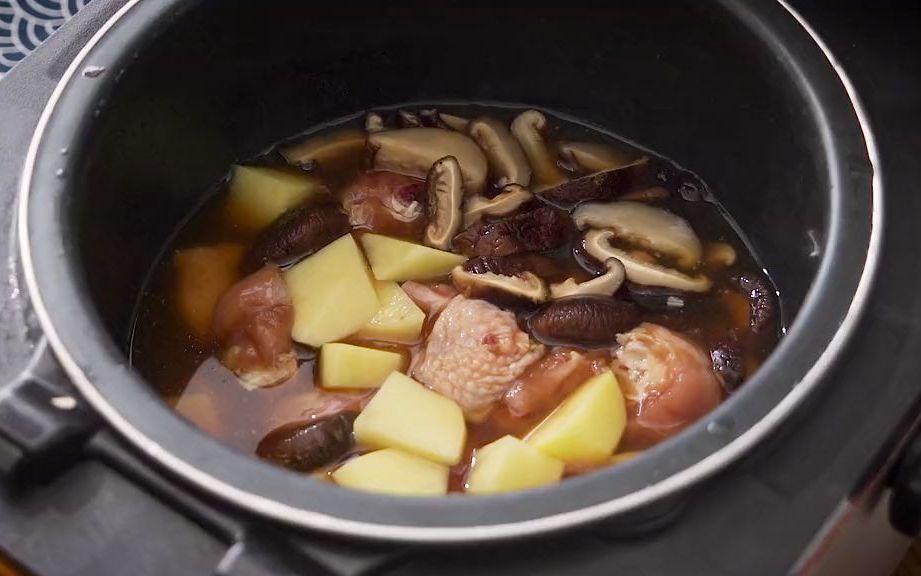 【电饭煲食谱】电饭锅食谱:懒人食谱!用电饭煲就能做的超下饭黄焖鸡,外卖拜拜!哔哩哔哩bilibili