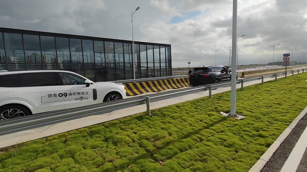 领克梅山工厂初体验之09颠簸起伏路段石子路测试