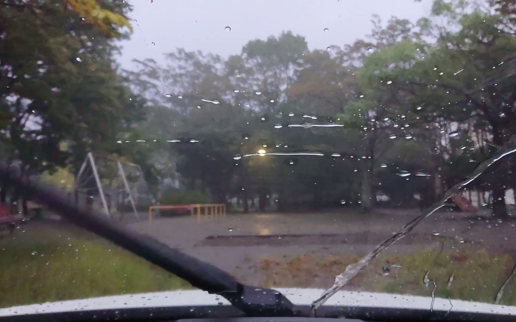 [图]在车里看雨、听雨，欣赏雨的美