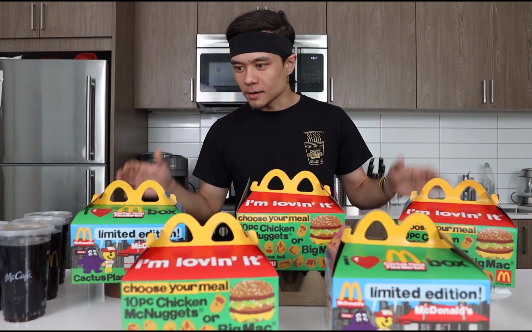 [图]【Matt Stonie】挑战大人快乐餐