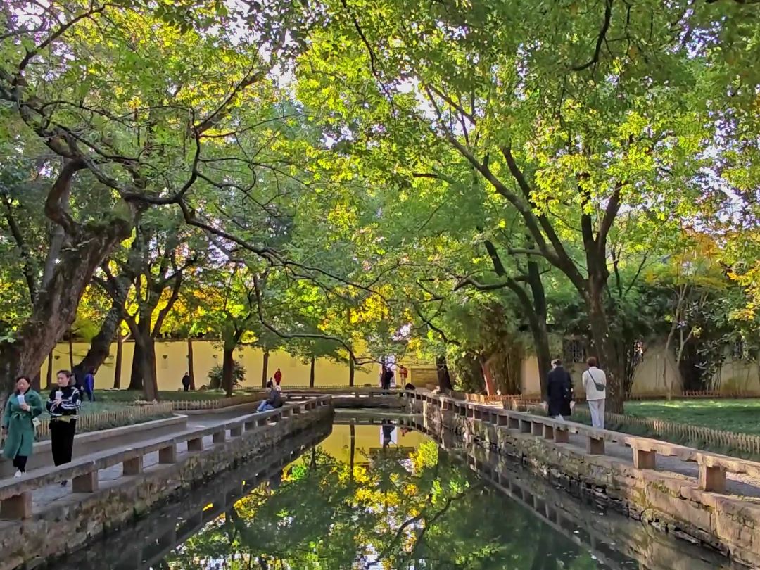 西园寺放生池图片