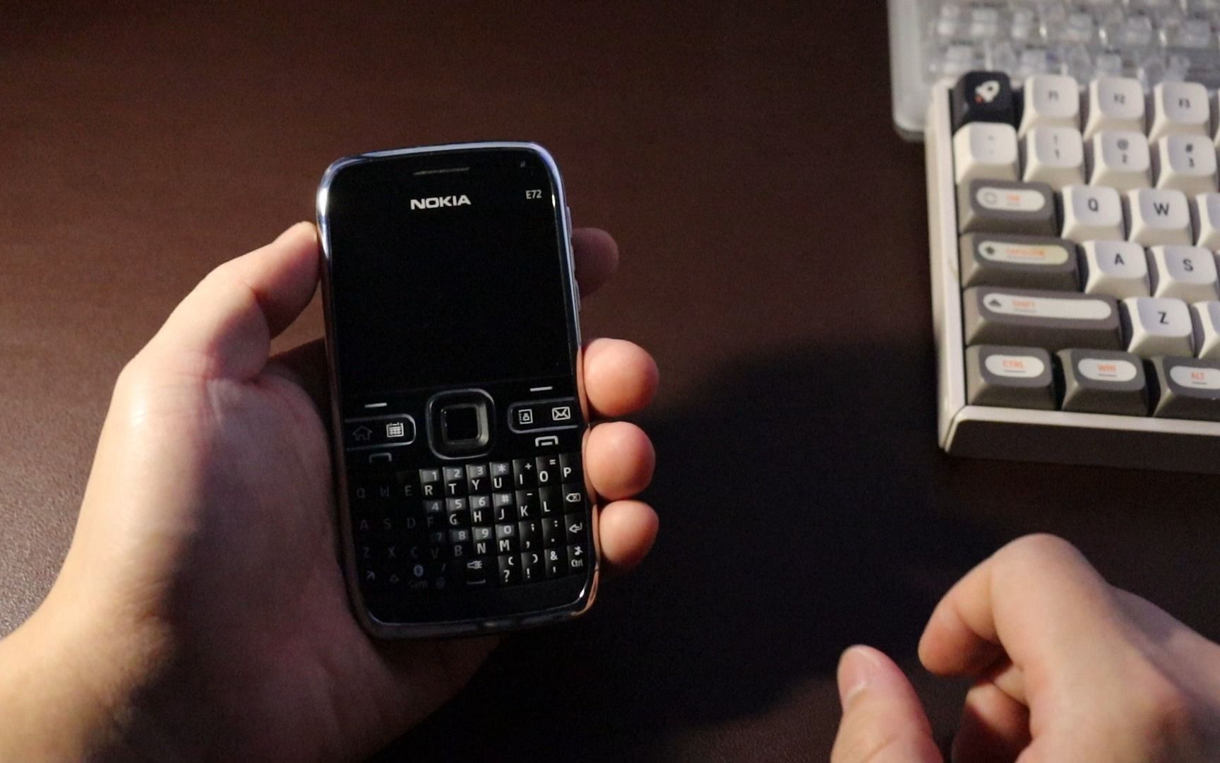 你是否还记得十年前用过的手机?一代经典诺基亚e72