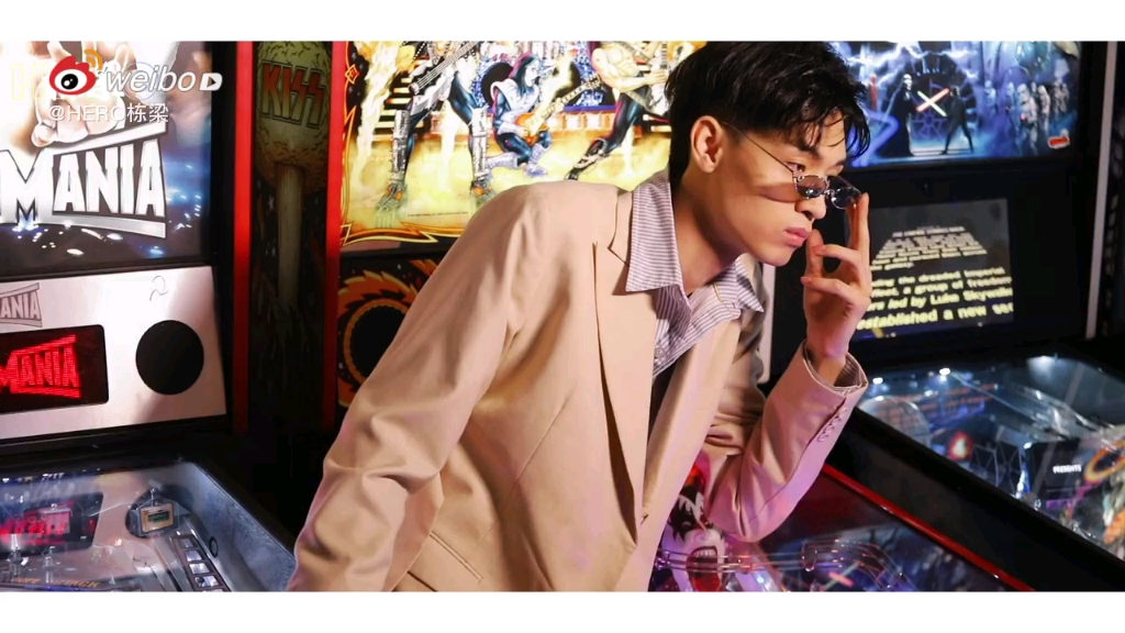 秦霄贤杂志拍摄